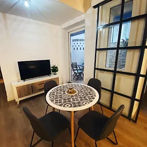 Patio Port Serrallo Appartement